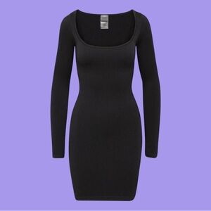 4/45$ Almost brand new Sunday Best sinchseamless Delta dress in black | Aritzia